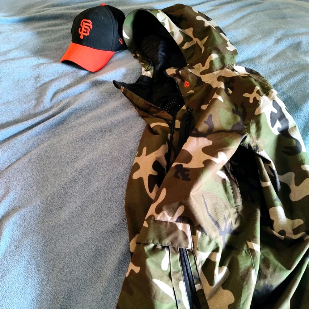 Volcom snowboarding gortex XL